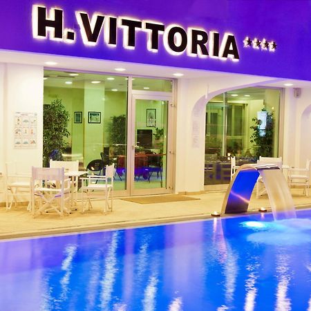 Hotel Vittoria Риччоне Екстер'єр фото